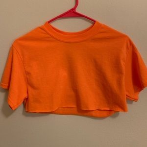 Gildan Tops - Medium Cropped Orange Top Gildan Tops - Medium Cropped Orange Top